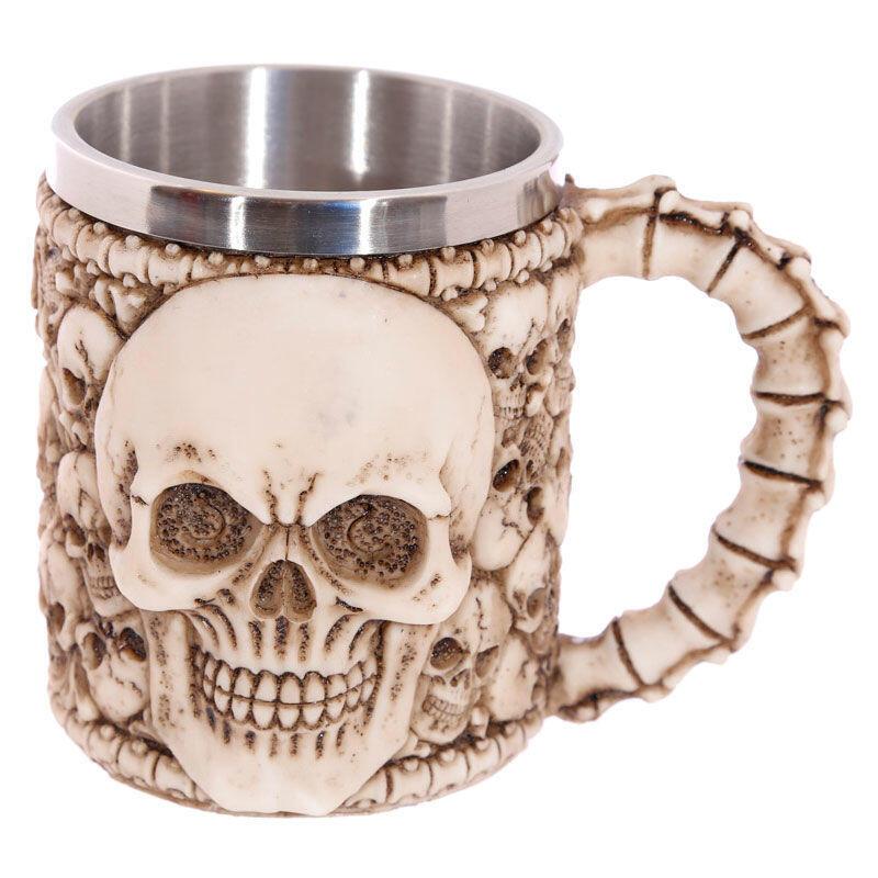Taza calavera y cabezas de calaveras